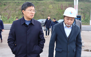 南溪區(qū)委書記、南溪經(jīng)開區(qū)黨工委書記劉剛率隊調(diào)研遠東股份宜賓智能產(chǎn)業(yè)園